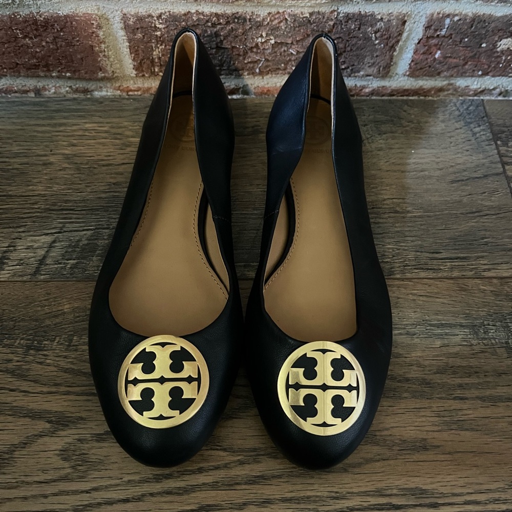 Tory Burch ballet leather black flats. BRAND NEW